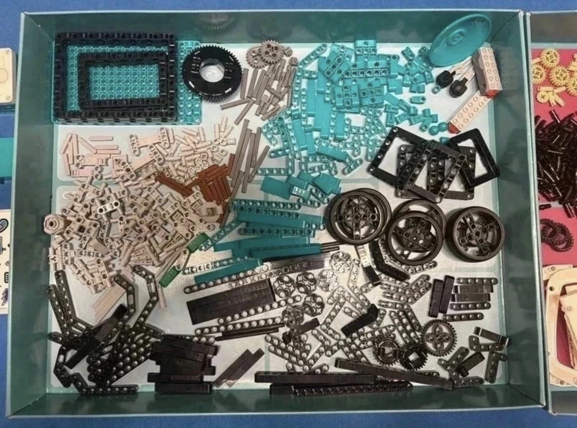 LEGO MINDSTORMS Robot Inventor 51515 Set 949 Teile, Elektronik + Buch