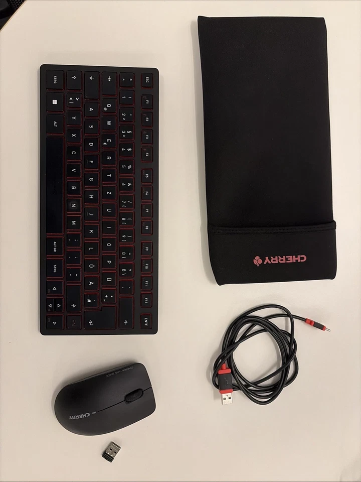 Cherry Tastatur mit Maus