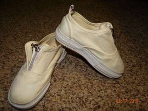 white canvas shoes for toddlers