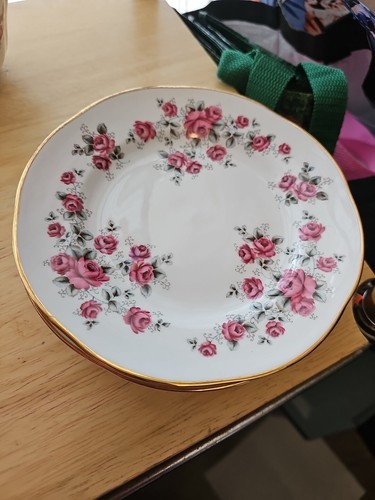 18pc Royal Tara Roses Fine Bone China Tea Set  Made In Galway Ireland - Picture 7 of 9