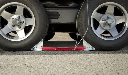 EQUALIZER Fastway Wheel Chock Red Adjustable 24" To 30" Steel Single 84004150 - Picture 2 of 2