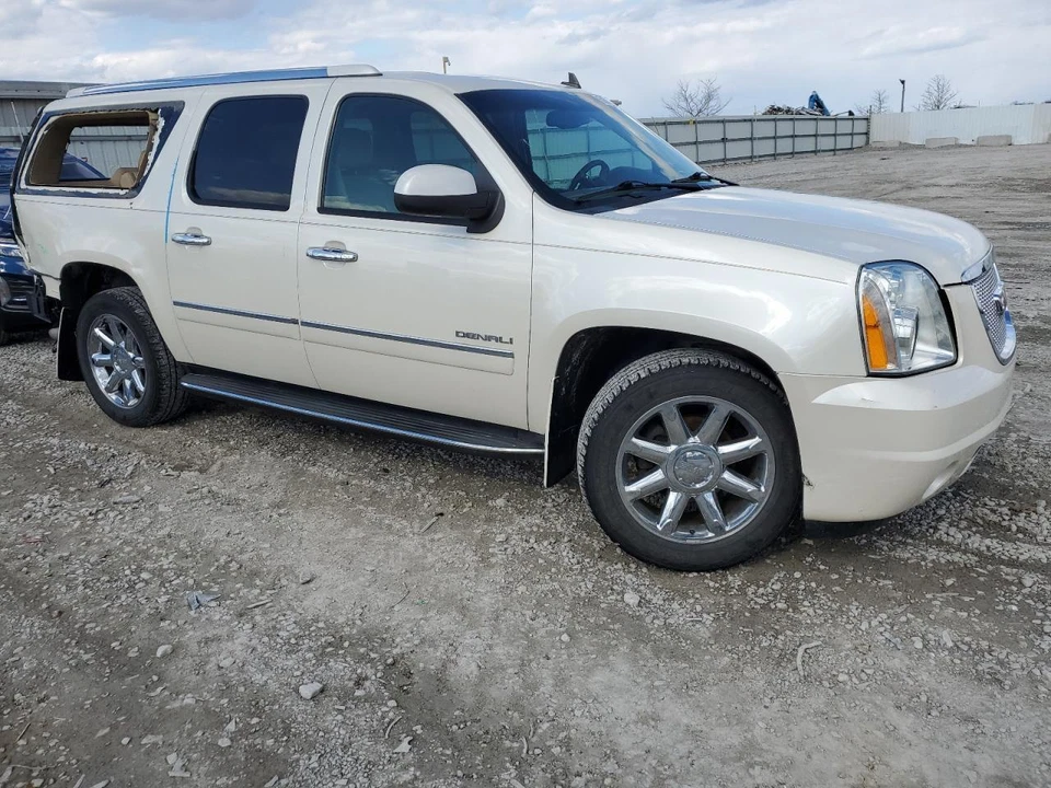 Pantalla de infoentretenimiento usada se adapta a: 2014 GMC Yukon XL 1500 sistema de entretenimiento opcional Foto 4 de 4