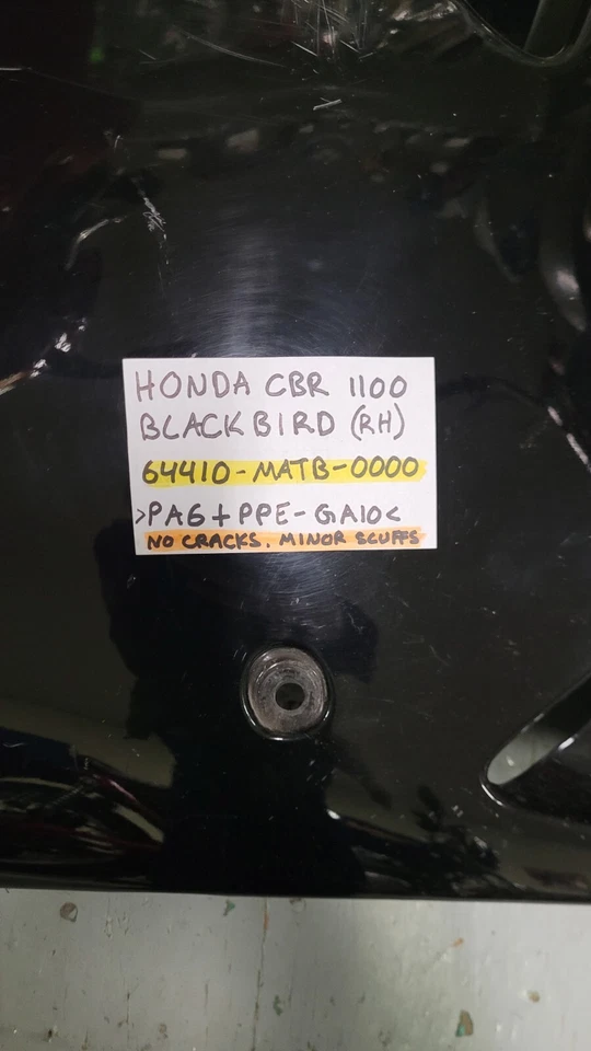 CAPUCHA HONDA CBR1100XX BLACKBIRD (DERECHA) 64460-MAT-670ZA Foto 2 de 4