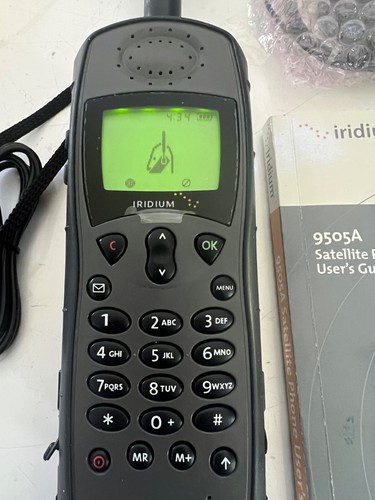 IRIDIUM SATELLITE PHONE 9505A WITH BOX AND EXTRAS - Picture 6 of 8