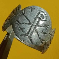 DETECTOR FINDS ANCIENT ROMAN RING WITH CHI-RO ON BEZEL VERY NICE