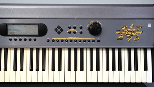 E-MU E-Synth 6903 Polyphonic Digital Synthesiser Sampler Sequencer - 100-240V - Picture 4 of 22