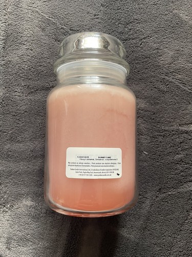 BRAND NEW Yankee Candle Bunny Cake Large Jar 623g Pink Spring Easter FREE P&P - Picture 2 of 5