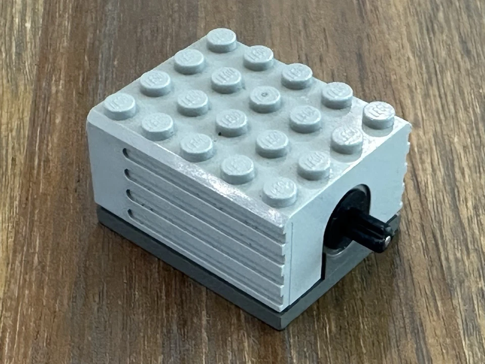 Lego Dacta 2838c02 Motor Eléctrico con Eje Negro Base Gris 9V (5x4x2 1/3) 5114 Foto 3 de 4