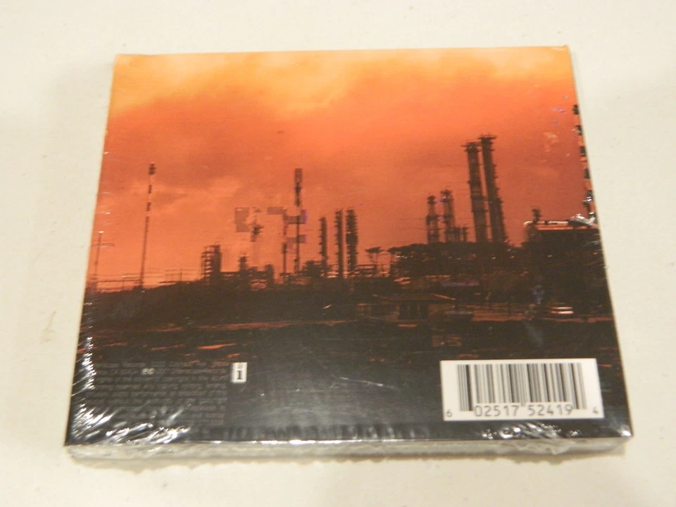 Nine Inch Nails Y34RZ3R0R3M1X3D CD/DVD [Brand New] - Image 2 of 2