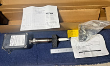 BENTLY NEVADA Proximity Probe & Housing 32000-28-05-10-090-03-02 C/W Cal Doc