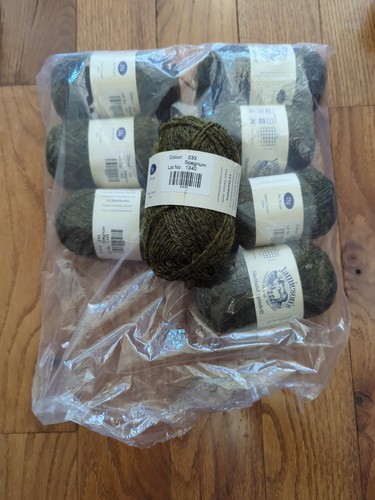Jamieson's Shetland Spindrift Bag Of 8; 115 yards 25g Each 233 Spagnum - Picture 3 of 3