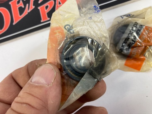 Harley NOS Aermacchi 12007P pair seals - Picture 2 of 2