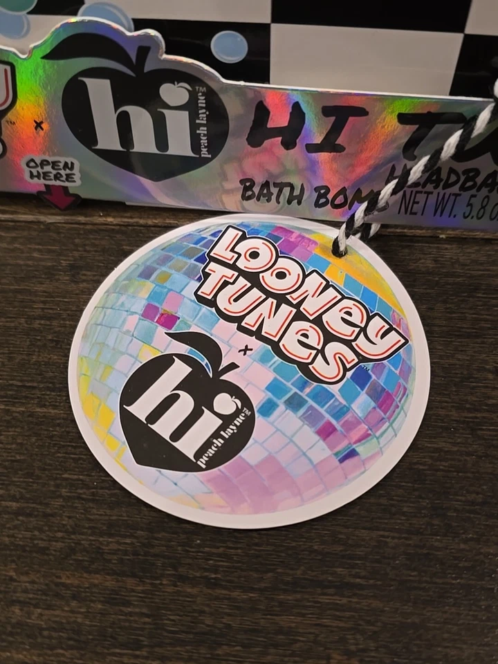 Tweety x Hi Peach Layne Bath Spa Box Gift Set, Head and Wristband Wrap Face Wash - Image 2 of 4