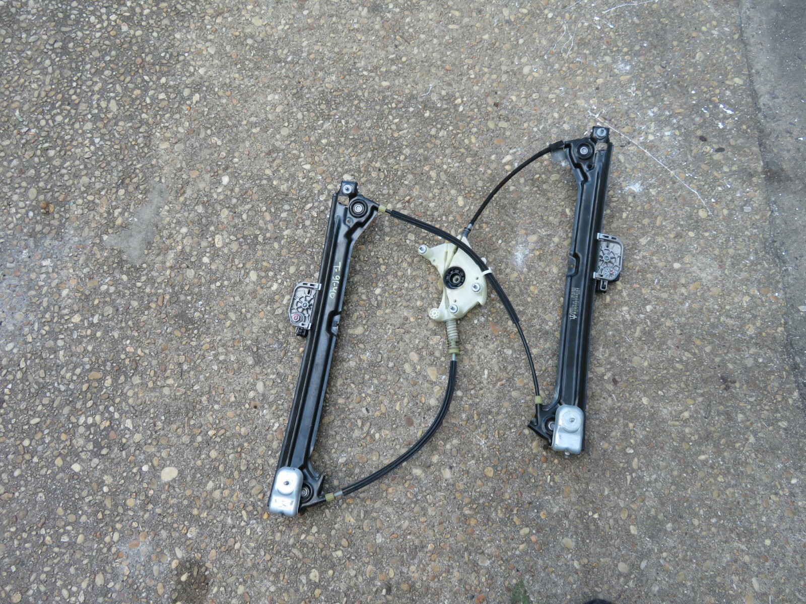 2014-2017 MASERATI GHIBLI FRONT RIGHT PASSENGER SIDE DOOR WINDOW REGULATOR OEM