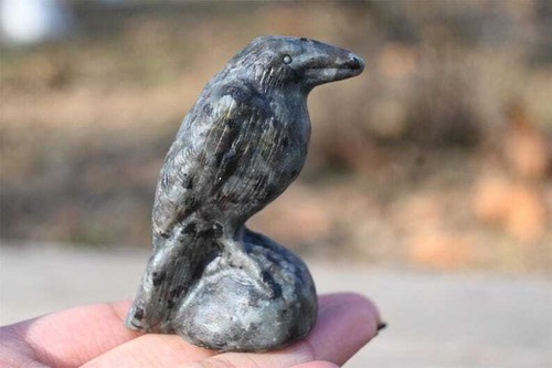 2.6"Hand carved yooperlite Crow Natural reiki Crystal Decor Crystal heal gift 1x - Picture 9 of 9