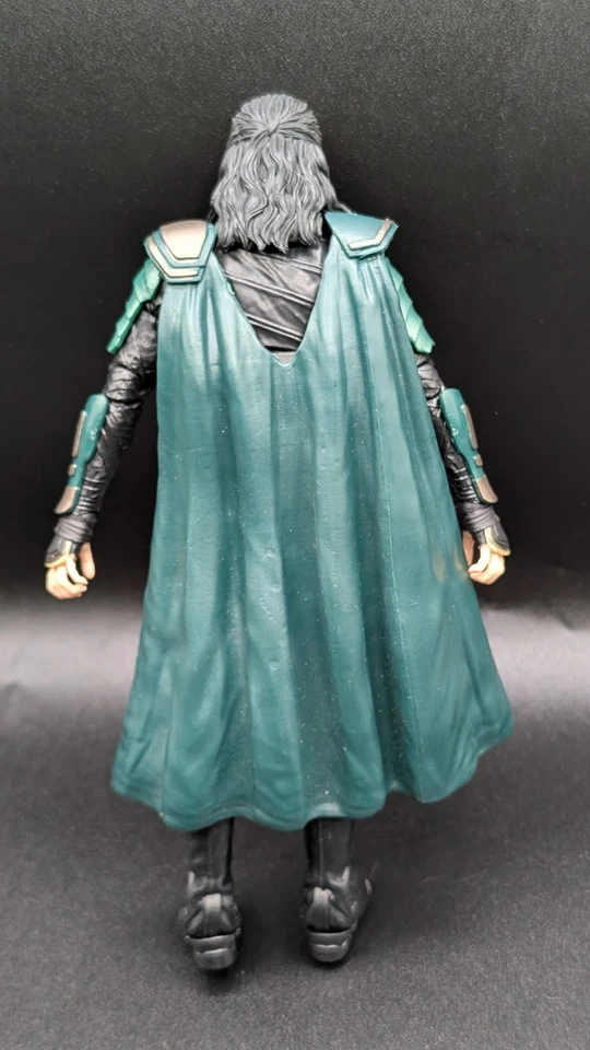 Hasbro Marvel Legends LOKI FROM CORVUS GLAIVE INFINITY WAR PAQUETE DE 2 con teseracto Foto 4 de 4