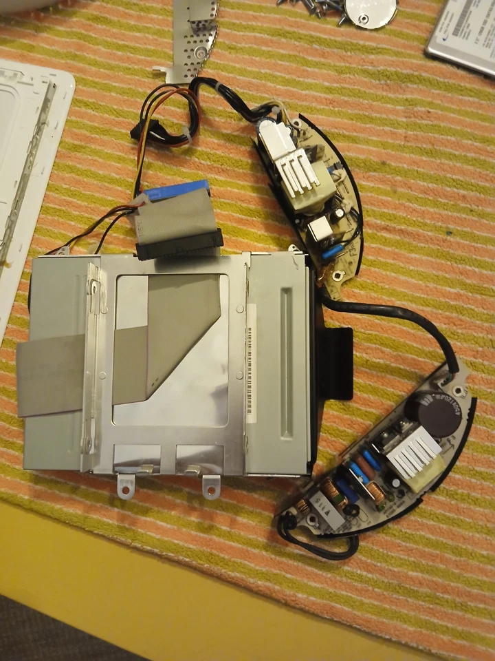 Imac G4 Pour Pieces - Photo 4/4