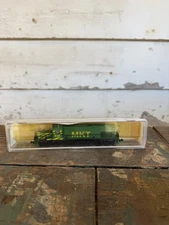 Lot of N Scale Engines Cars , Tracks, & Accessories