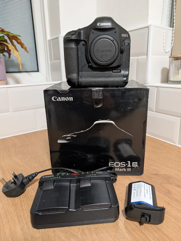 Canon EOS 1D Mark III, photo 2 of 5