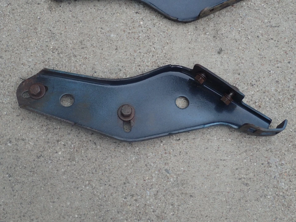 Pontiac GTO 1971-72 soportes de parachoques delantero, diestro derecho, ¡bonito! endura Foto 3 de 4