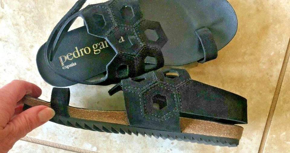 Sandalias Pedro Garcia Talla 7.5 (37 1/2) Gamuza Negras "Válidas" - Nuevas Puntera Abierta Foto 4 de 4