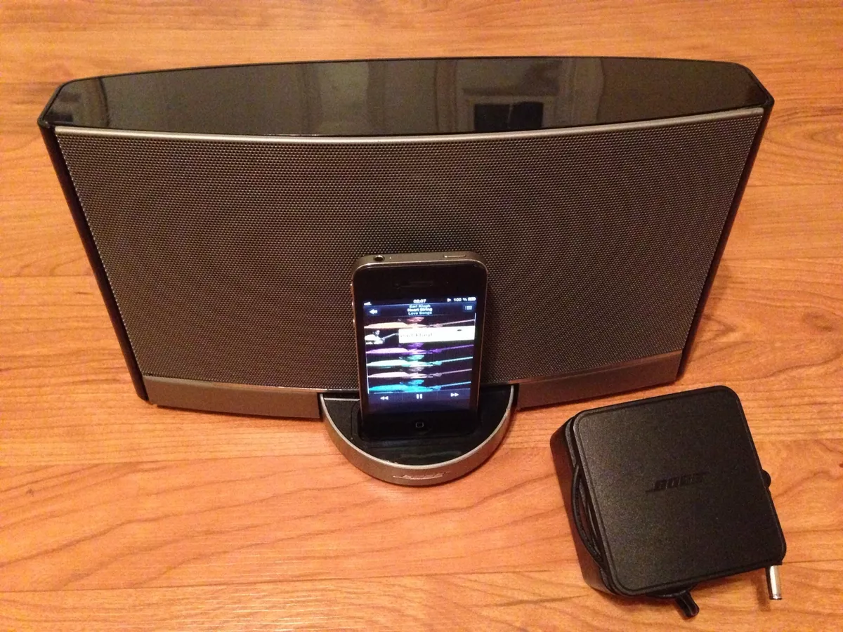 Bose Dock Station. Bose айфон аксессуары. Bose SOUNDDOCK убрать подставку под айфон.