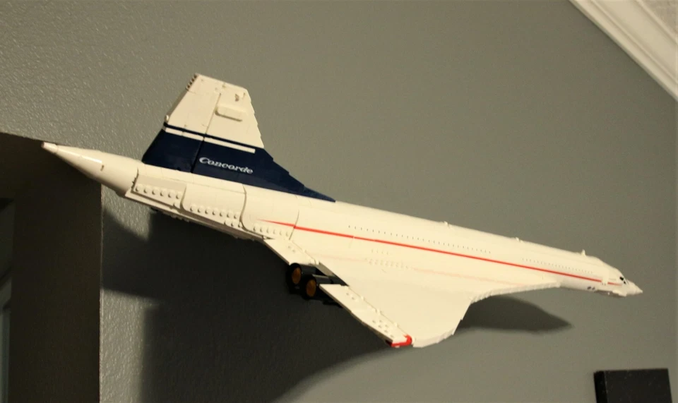 Ultimate Display Solutions wall mount display for Lego 10318 Concorde in flight - Image 3 of 4
