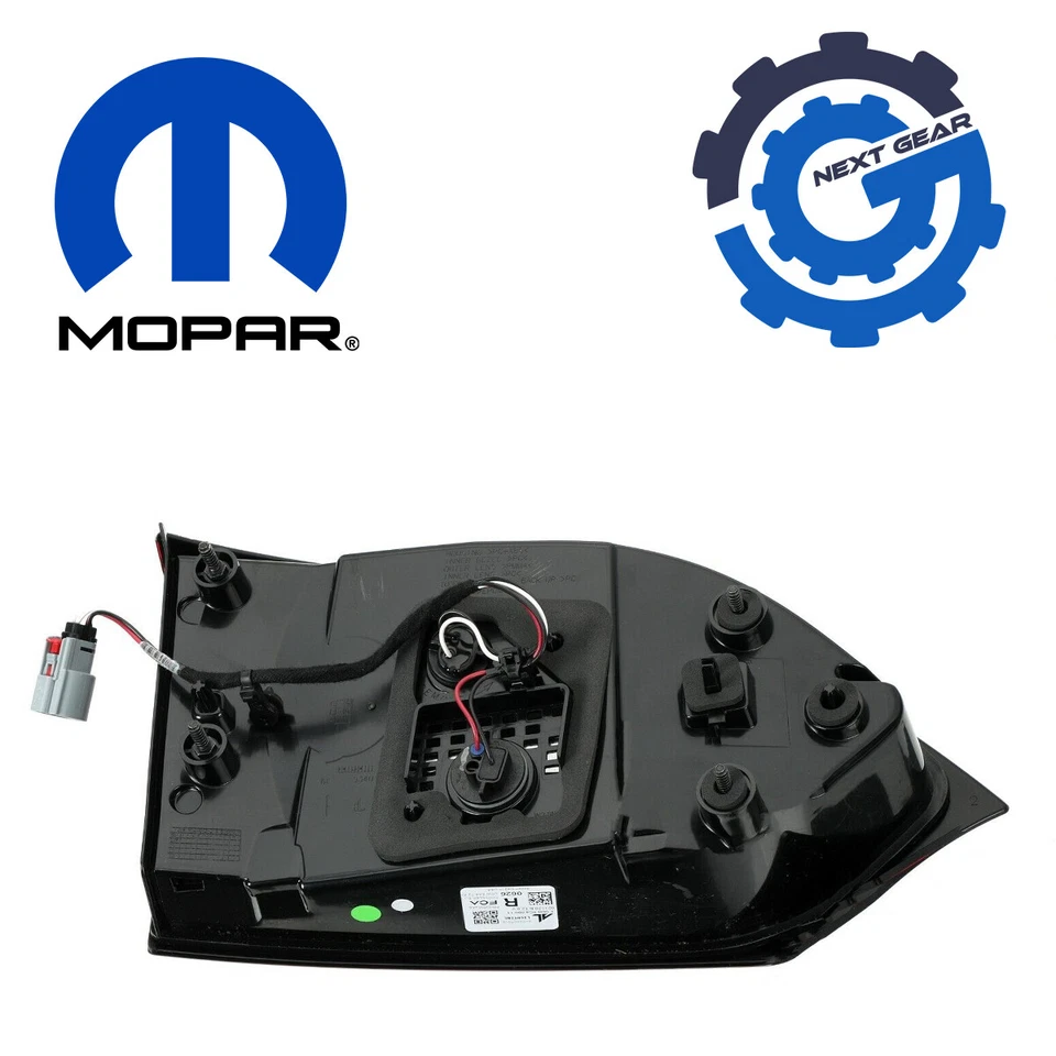 Nueva lámpara de luz trasera derecha Mopar 2017-22 OEM Chrysler Pacifica Voyager 68228952AE Foto 2 de 4