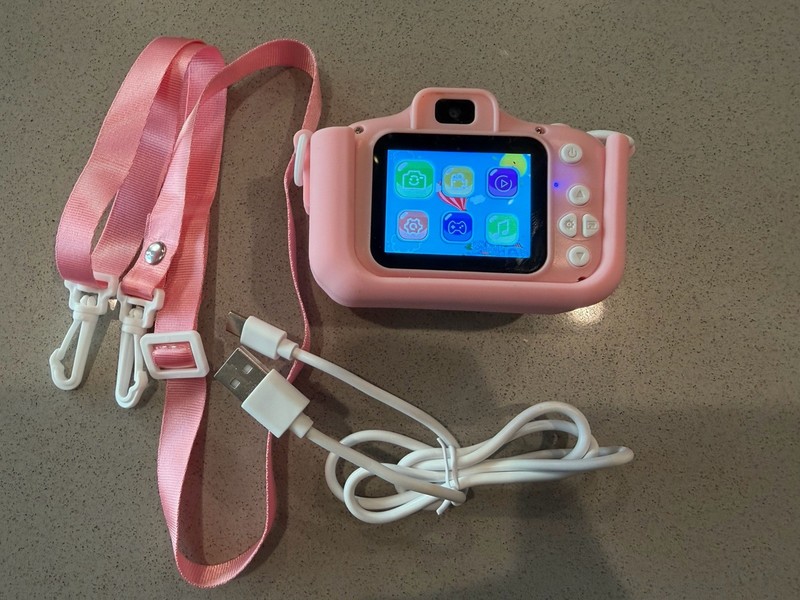 Kids Digital Camera Pink Unicorn Charger, Case, Carry Strap Working New  Goopow