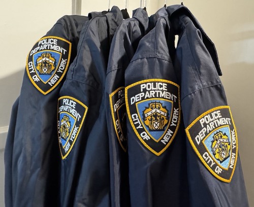 Lot 5x NYPD Studio Costume Prop Windbreaker Jackets Some’s Uniforms S L XL 2XL - Picture 4 of 13