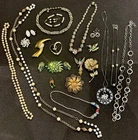 Vintage Estate Costume Jewelry Lot! Brooches and more!