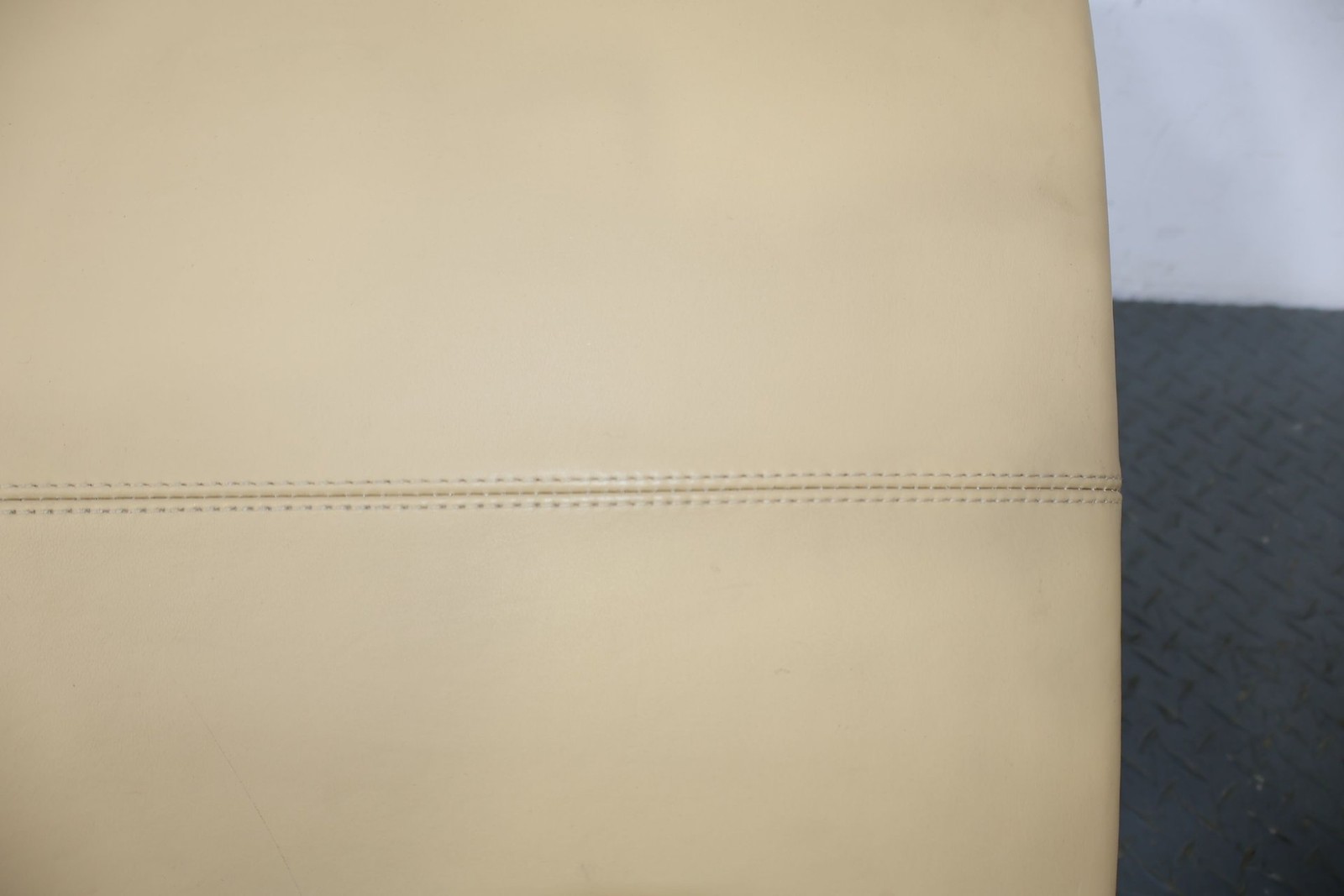Bentley Continental 2006 Glove box