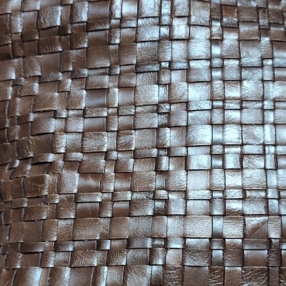 Elliott Lucca Chocolate Brown Woven Soft Leather Shoulder Purse Gold Hardware - Image 3 of 4