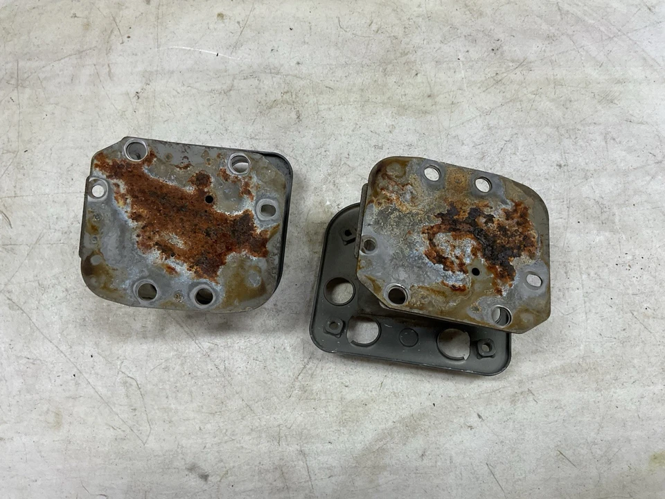 Juego de soportes de montaje de barra de choque trasera Infiniti G35 2003-2007 cupé par OEM Foto 3 de 4