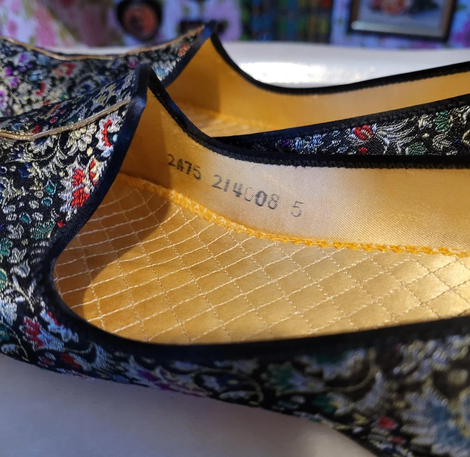 Vintage Daniel Green Brocade Slippers In Original Box - Image 4 of 4
