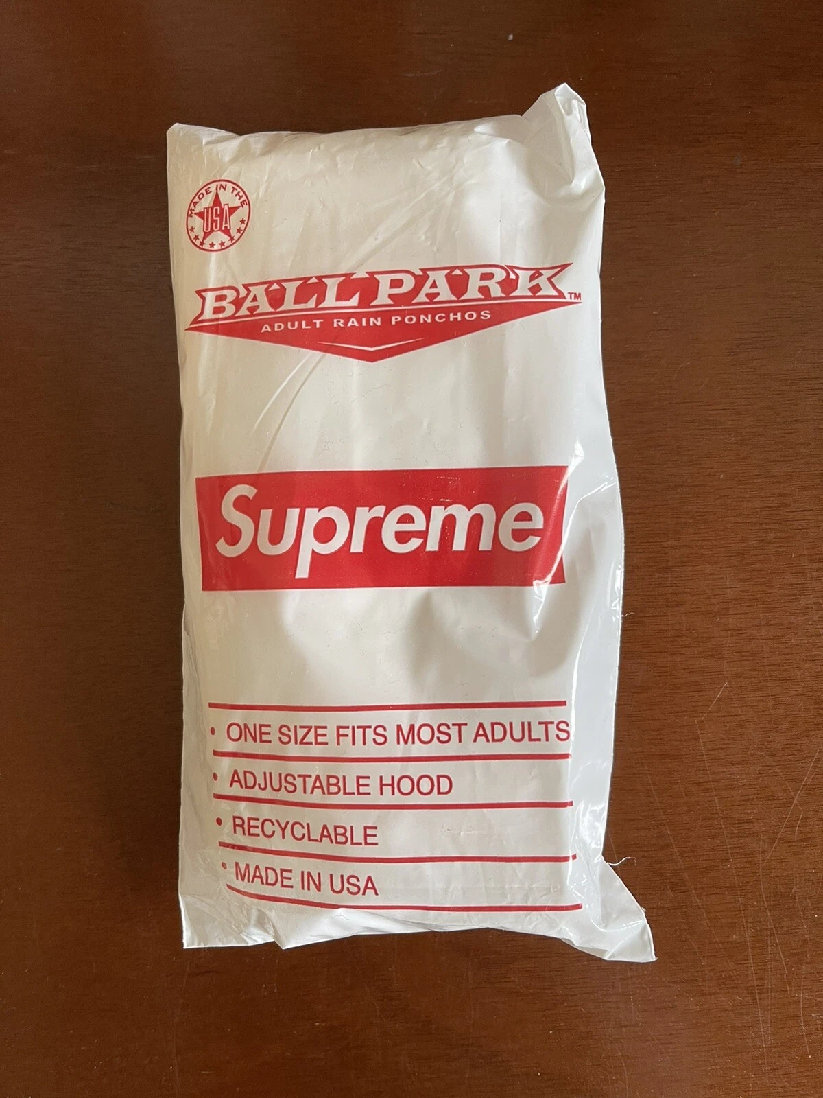 Boîte de bal Supreme Rain Poncho logo SS20 (LIVRAISON GRATUITE)