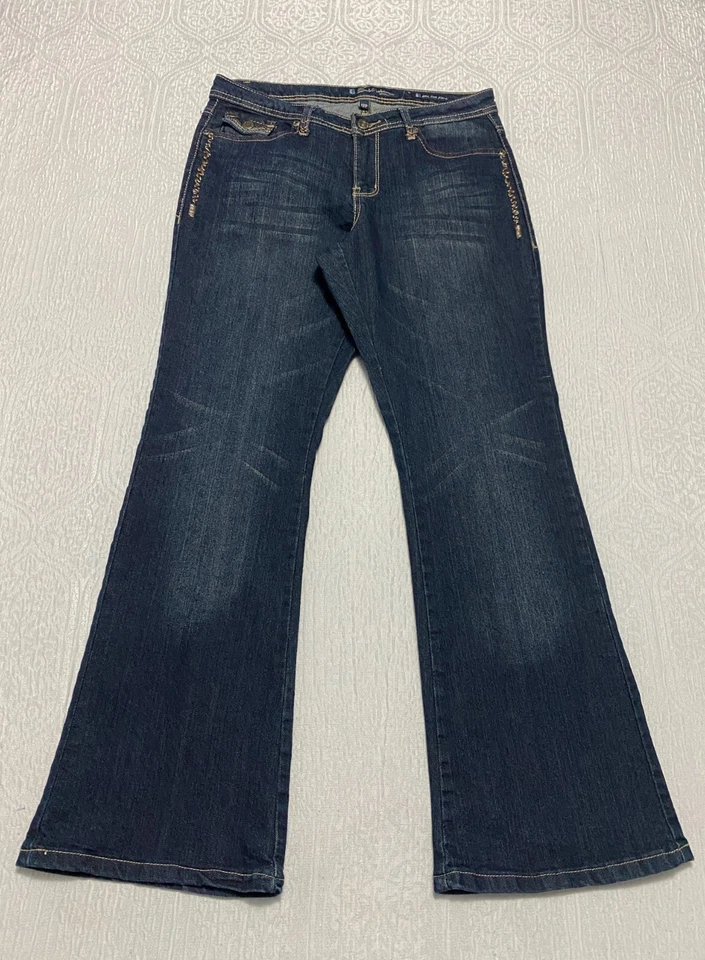 Salt Works Flare Jeans Women's Size 12P Blue Embroidered Flap Pockets Stretch - Image 2 of 4