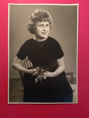 Altes Foto wunderschönes Portrait Frau Mode Frisur Kiel Woman nice old Photo