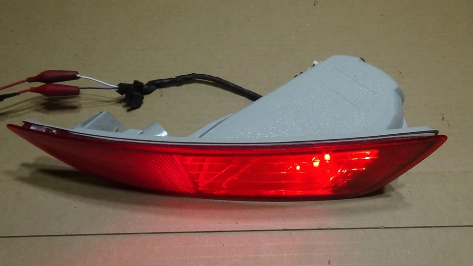 2010-2013 Volvo XC60 Right Rear RH Side Marker Light - Image 4 of 4