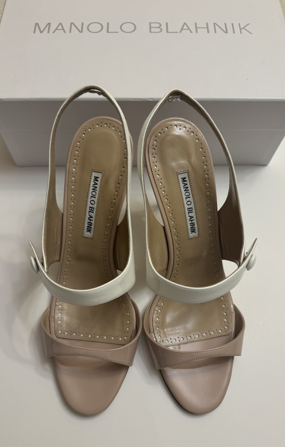 MANOLO BLAHNIK  Climnetra Slingback Sandal in cream/white leather Sz 40.5 $ 945 image 7