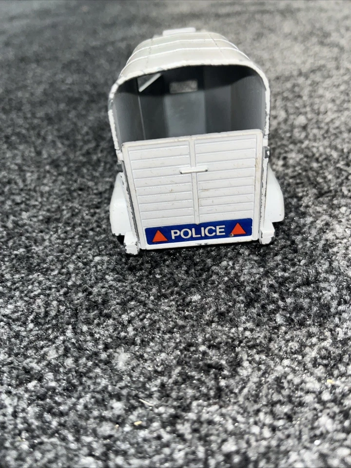 Corgi BEAUFORT DOUBLE HORSE BOX trailer police.  - Image 2 of 4