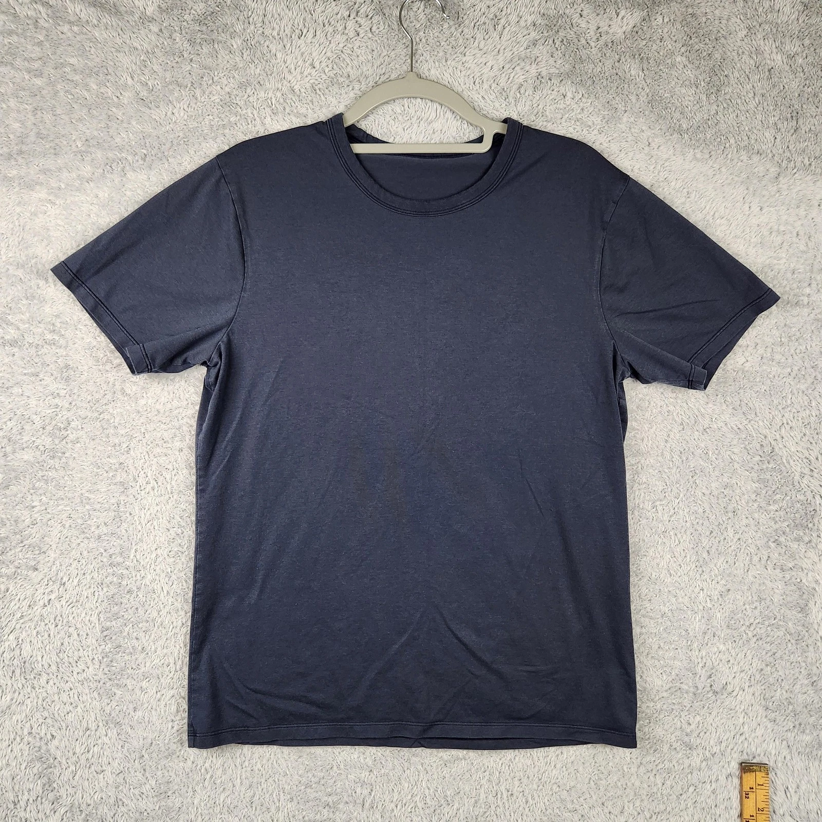 Lululemon Shirt Mens Medium Blue Lightweight Basic Athletic Training Tee Logo