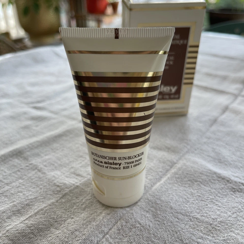 SISLEY Tinted GOLDEN Botanical sunblock 40ml 1.5oz Phyto Aromatique - Image 2 of 4