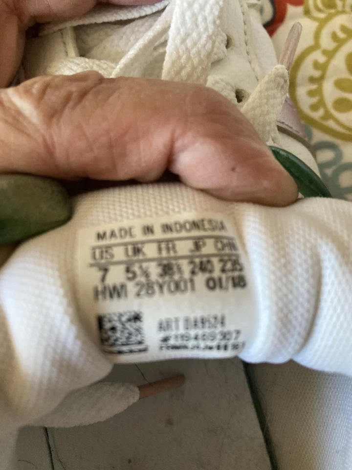 Tenis Adidas oro rosa tres rayas espuma viscoelástica para mujer talla 7” Foto 4 de 4