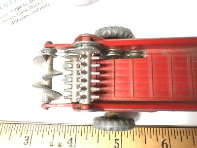 DINKY TOYS TRACTEUR Massey Harris Ref 27A + Remorque Disc Harrow Made In England EUR 18,00 - FR