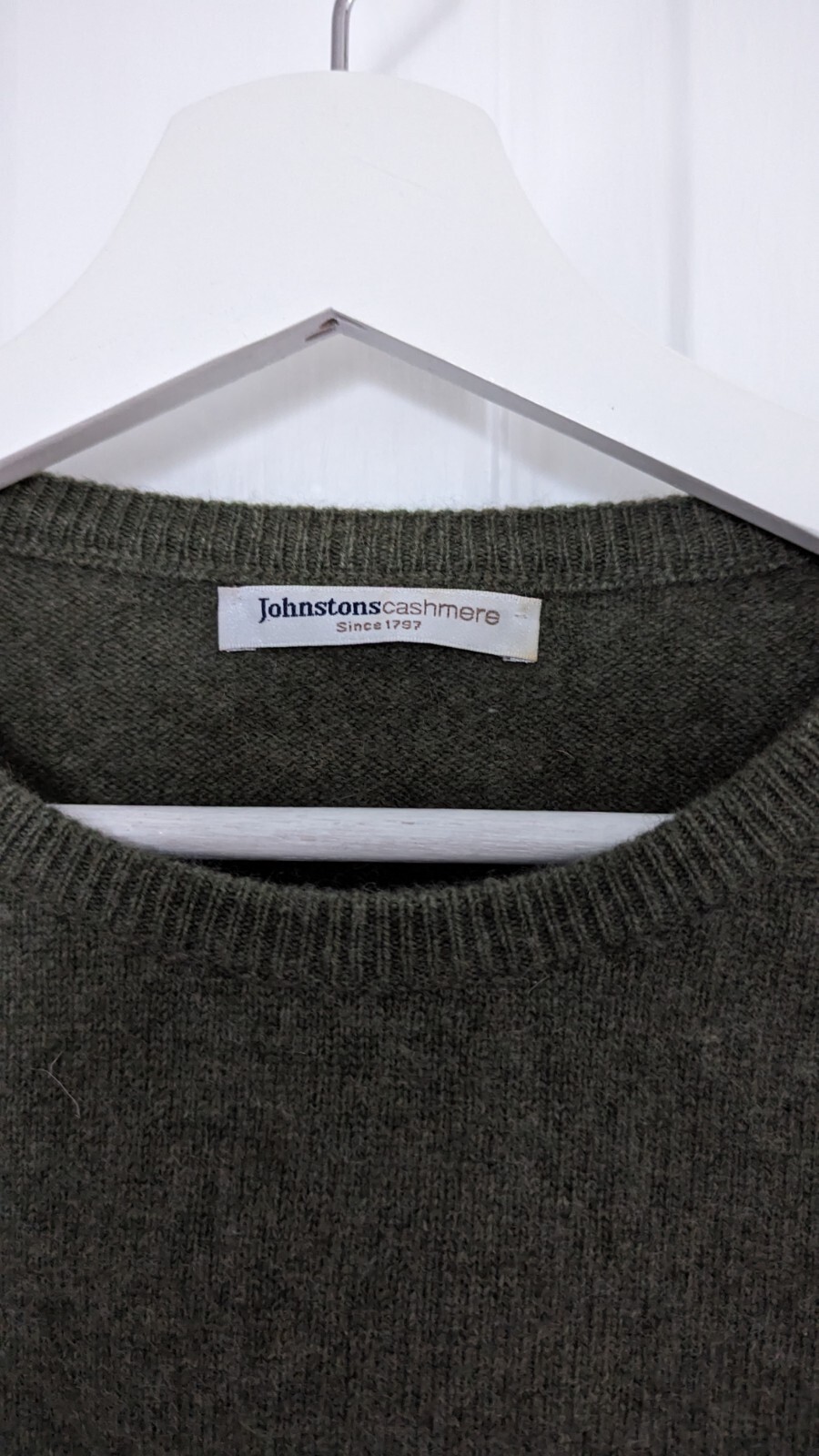 Mens Cashmere jumper Johnston's cashmere green. Excellent condition. 48