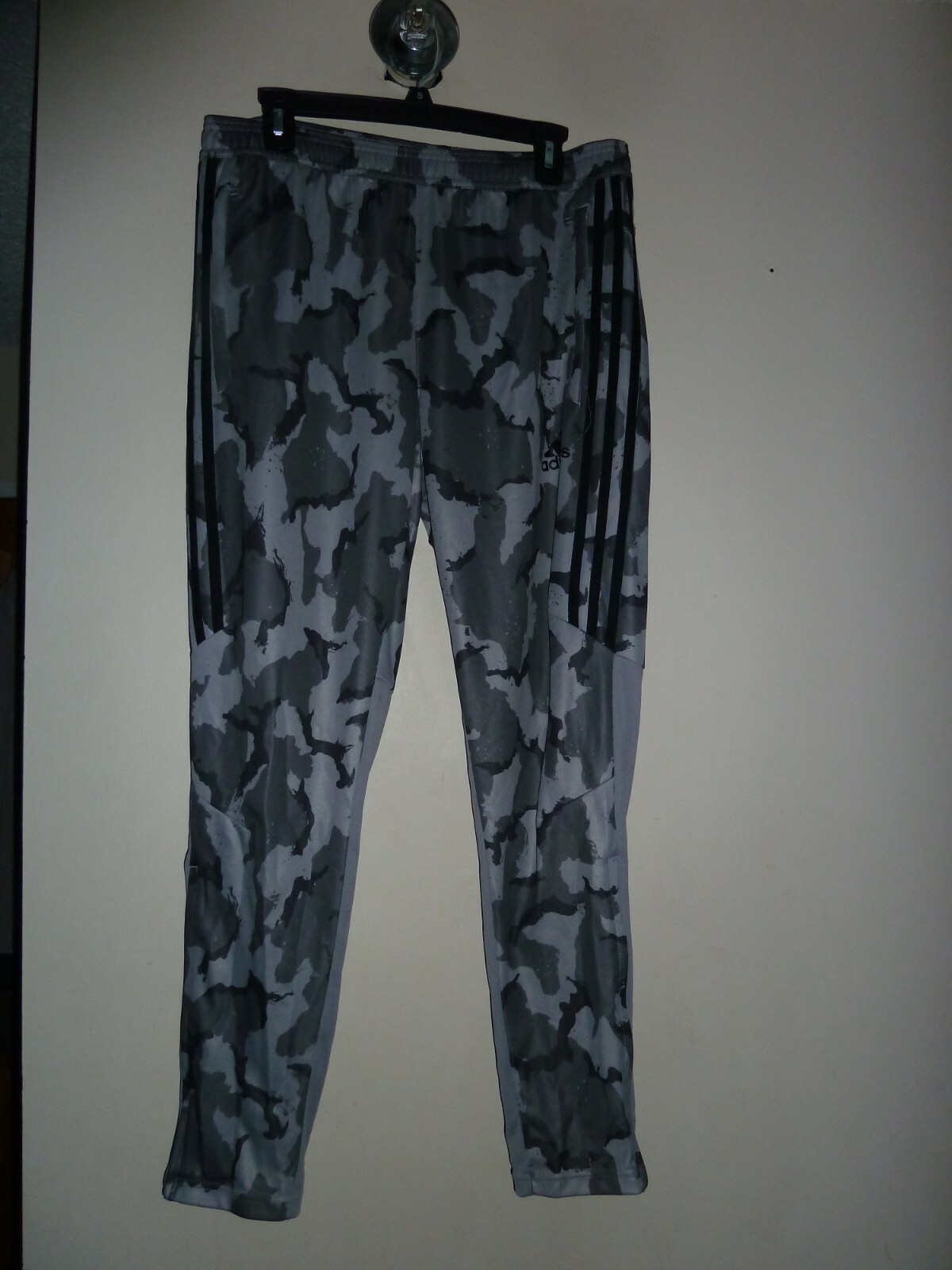 Picture 2 of 8