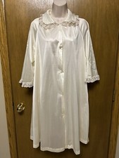 Vintage VAL MODE size L IVORY Satin ROBE/GOWN Button-Up w/ Lace Trim READ Z23