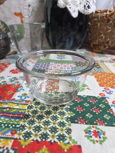 Pyrex small clear glass bowl1⅔ cup 390ml 3"×5"Beginning to turn purple