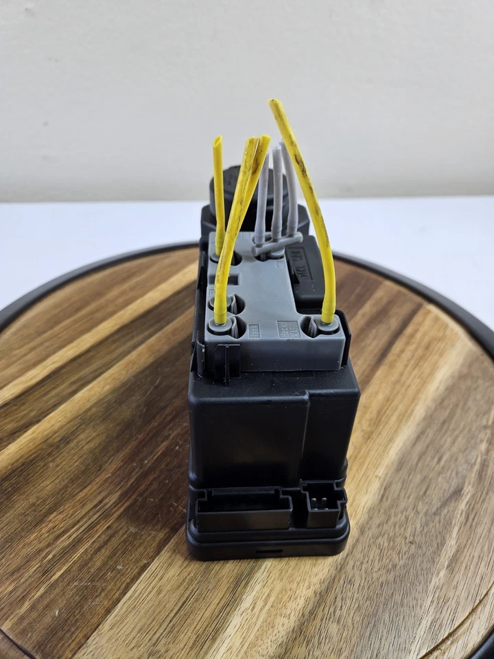 1998-2003 Mercedes Benz E320 CLK430 Central Door Locking Vacuum Pump #2108001948 - Image 3 of 4